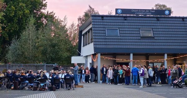 Concert tijdens het “World Wine & Bites” event in Vaassen.
